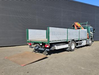 P320 4x2 / PALFINGER PK14002 / CRANE/KRAN